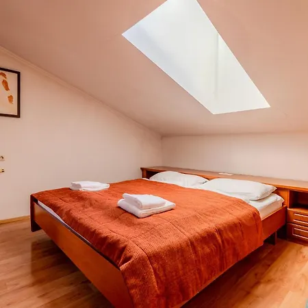 Whats-App Self-Check-In - Gansl Apartment